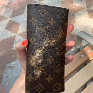 Louie Wallet barely used only occasionally